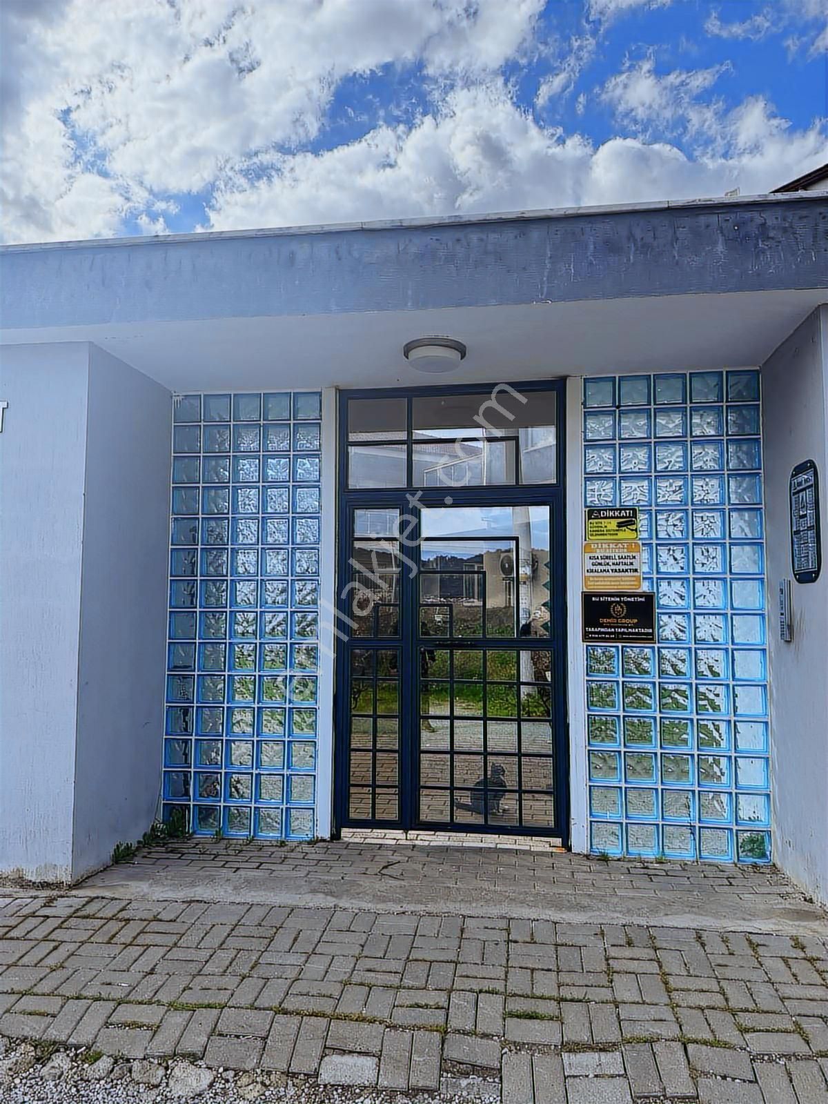 Prestijli Site + Havuz + Full Eşya Havalimanı Yakını 1+1 Daire