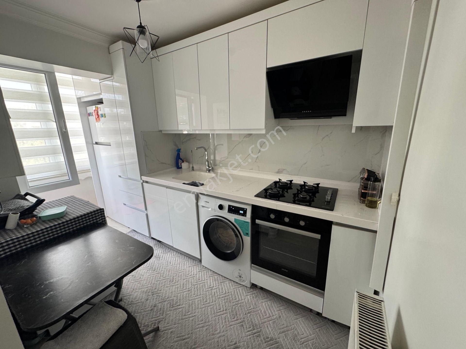 Fatih Mahallesinde 2+1 Bağımsız Ara Katta Full Yapılı Fırsat Daire - Görsel 3