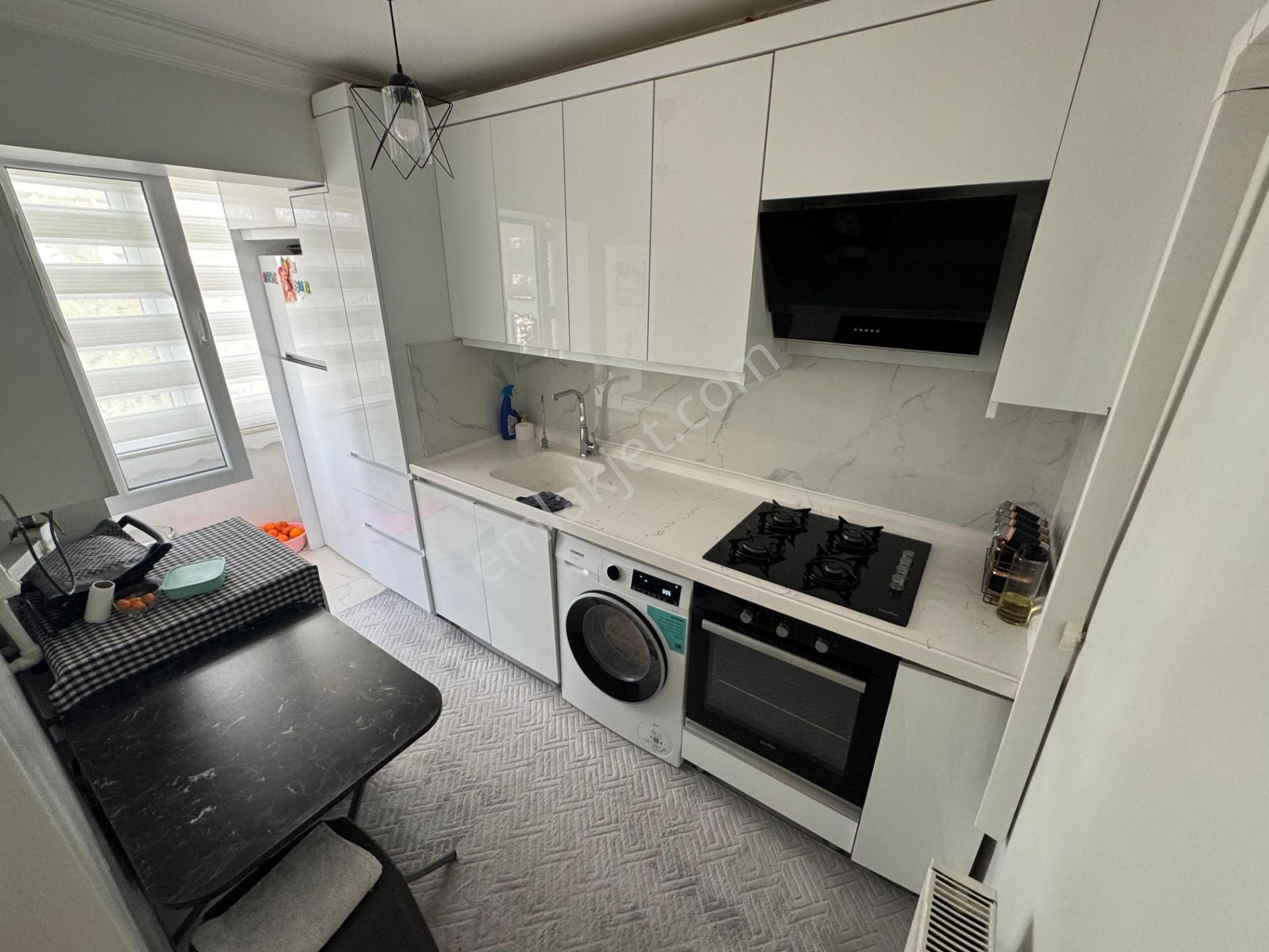 Fatih Mahallesinde 2+1 Bağımsız Ara Katta Full Yapılı Fırsat Daire - Görsel 4