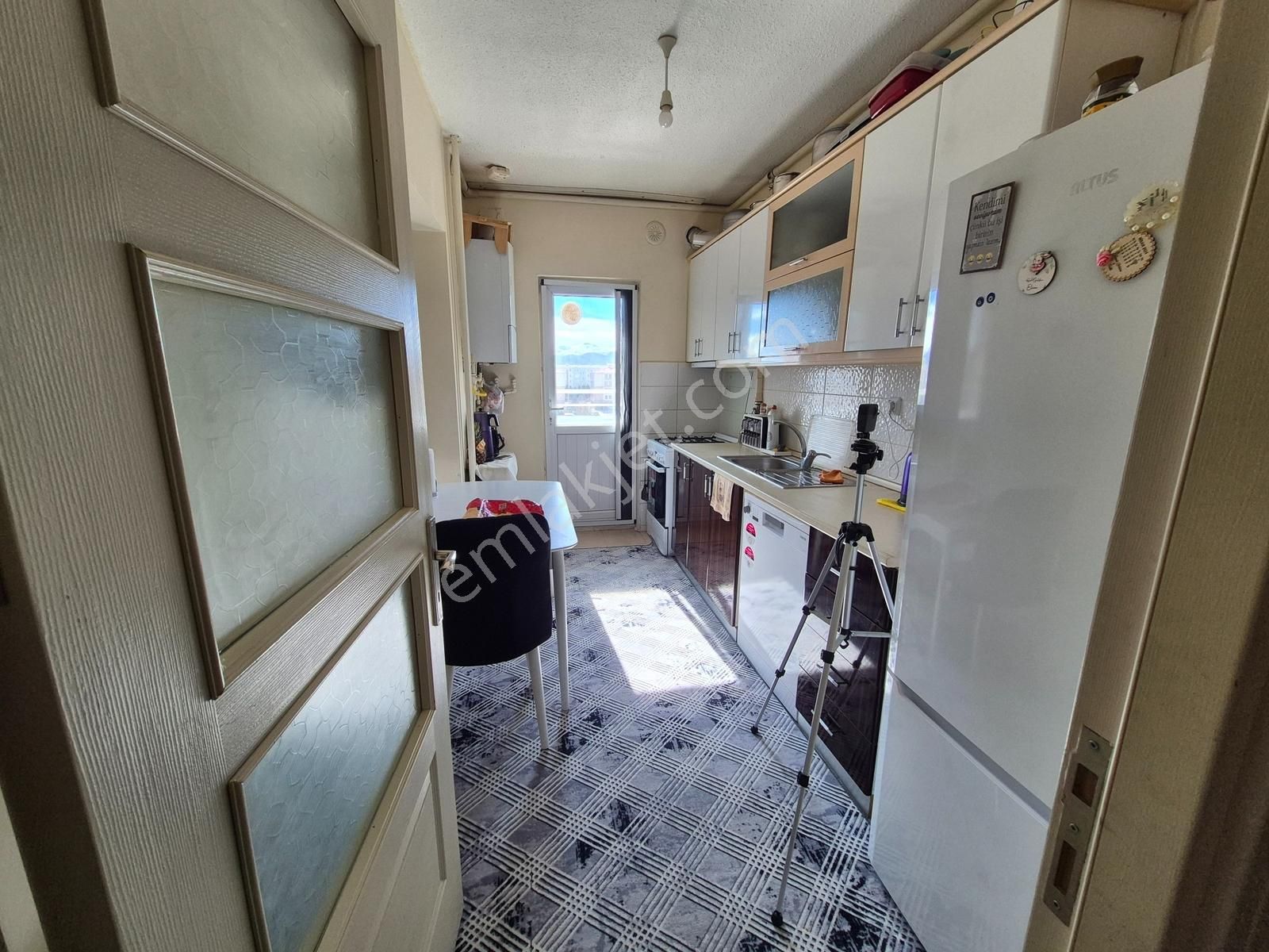 İlbey // Şuhut Tokiler'de Arakat "içi Yapılı" 2+1 Daire - Görsel 4