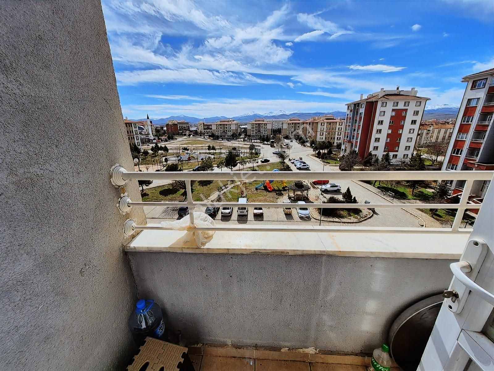 İlbey // Şuhut Tokiler'de Arakat "içi Yapılı" 2+1 Daire - Görsel 17