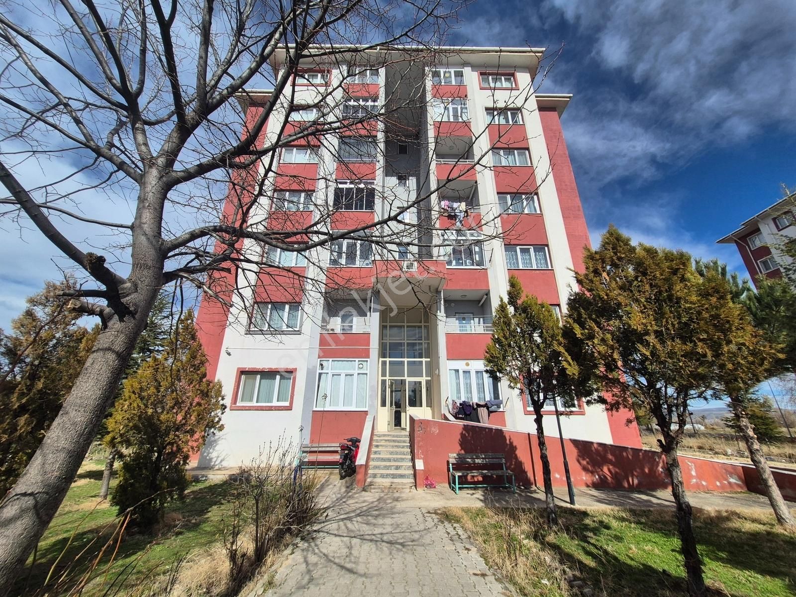 İlbey // Şuhut Tokiler'de Arakat "içi Yapılı" 2+1 Daire - Görsel 33