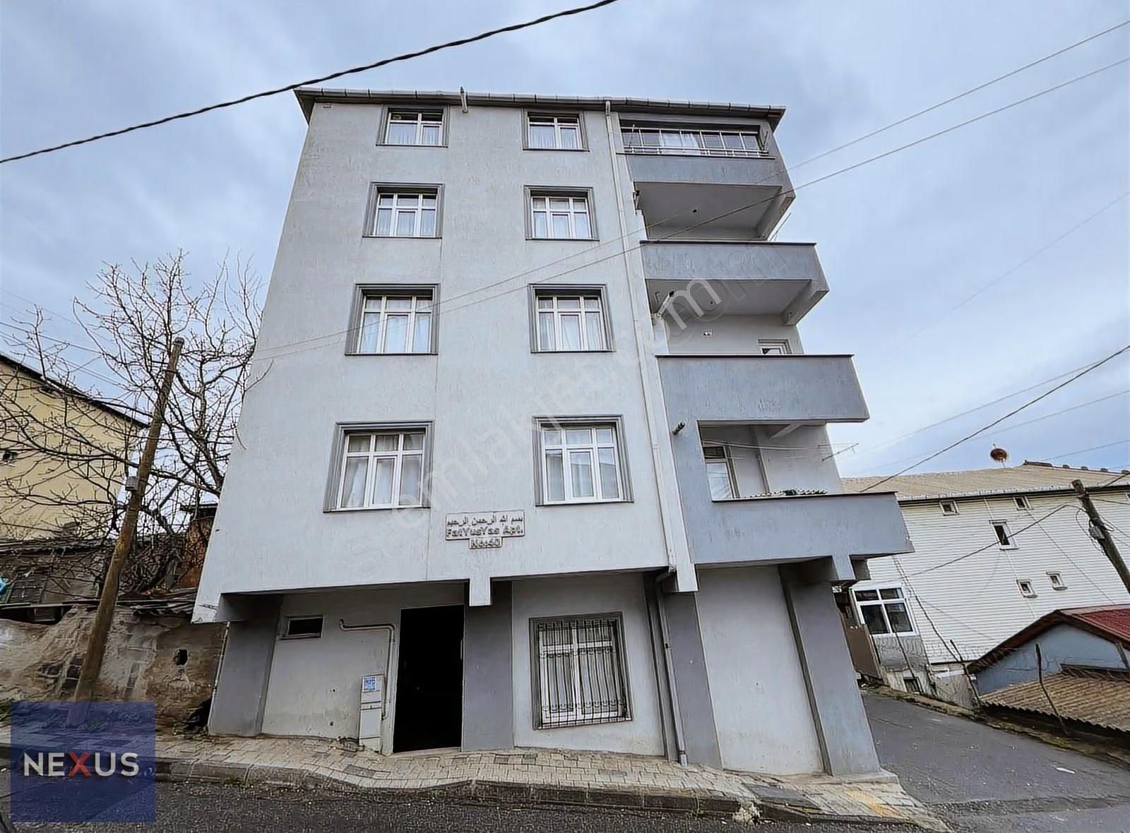 Sultanbeyli Hasanpaşa Mahallesin'de Ara Kat'ta Kiralık 2+1 Daire