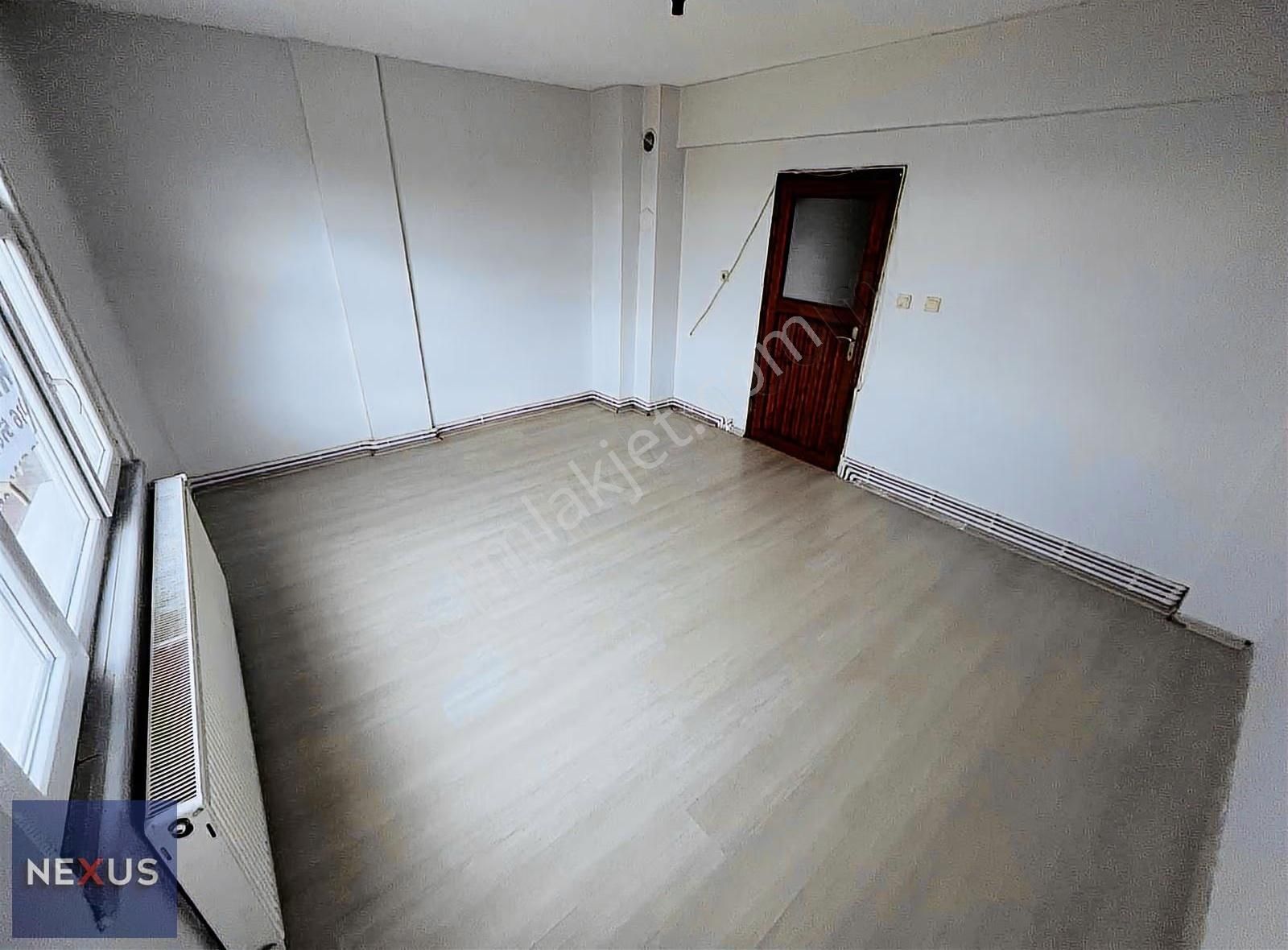 Sultanbeyli Hasanpaşa Mahallesin'de Ara Kat'ta Kiralık 2+1 Daire - Görsel 2