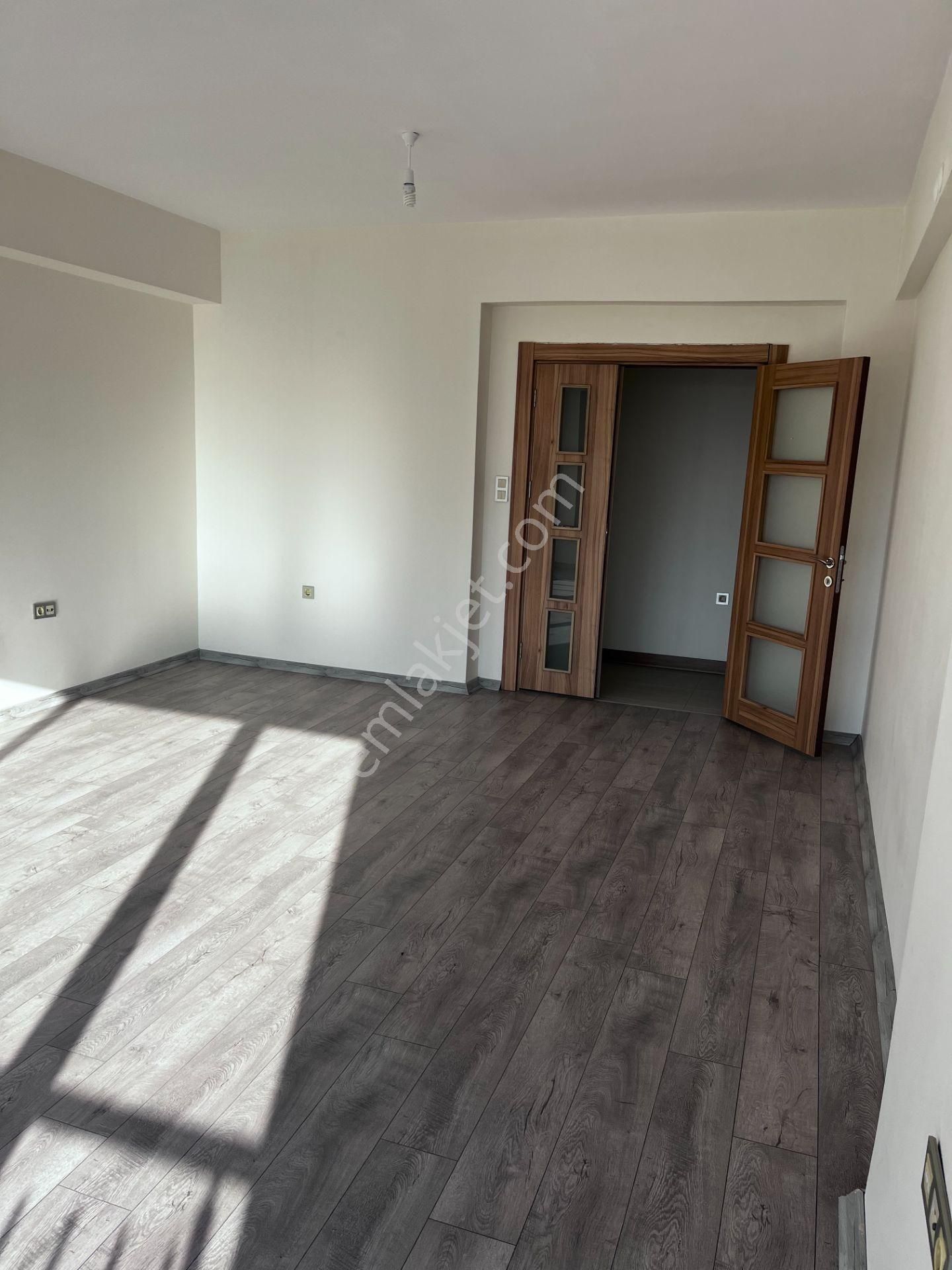 C21 Cius; Hastane Toki De Asansörlü Ferah 3+1 Kiralık Daire - Görsel 8