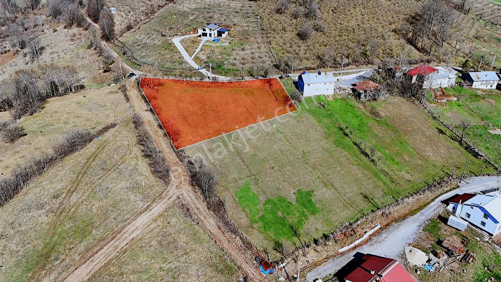 Ruşen Aydın Gyd'dan Kaynaşlı Dipsizgöl'de Köşebaşı Satılık Arsa - Görsel 22