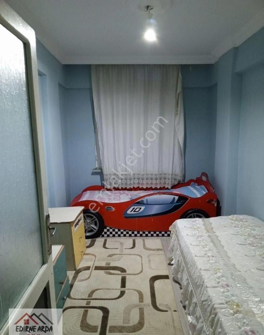 Arda Emlak Ofisinden Tekirdağ Süleymanpaşa’da Yatırımlık Ara Kat Balkonlu Daire - Görsel 2