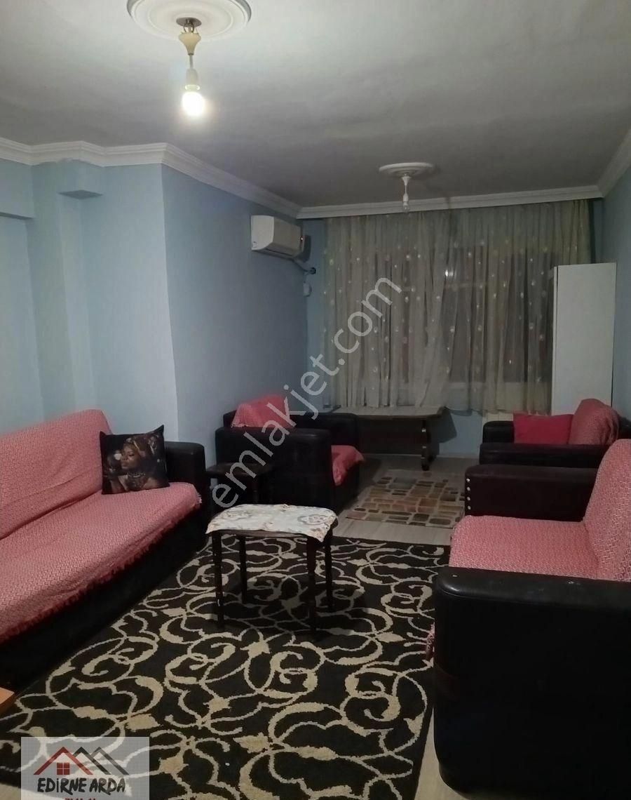 Arda Emlak Ofisinden Tekirdağ Süleymanpaşa’da Yatırımlık Ara Kat Balkonlu Daire