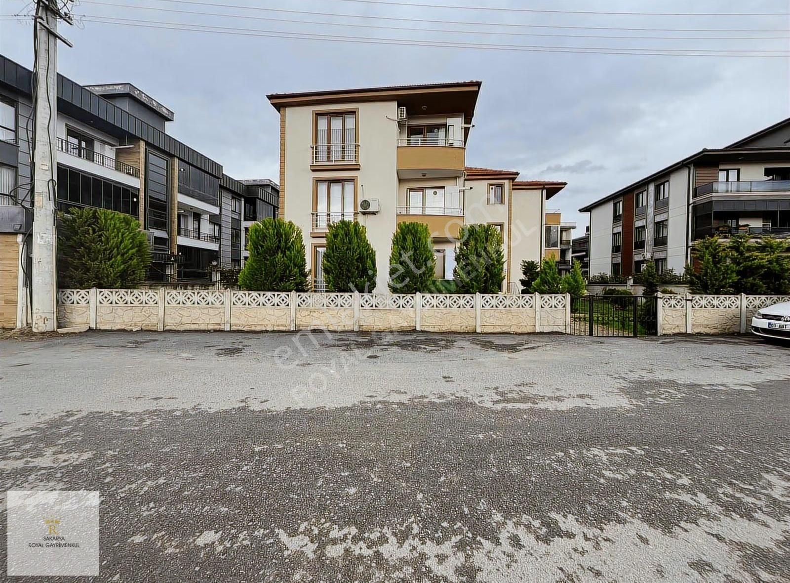Sakarya Royal'den Tekzen Koleji Karşısı 2+1 Daire - Görsel 17