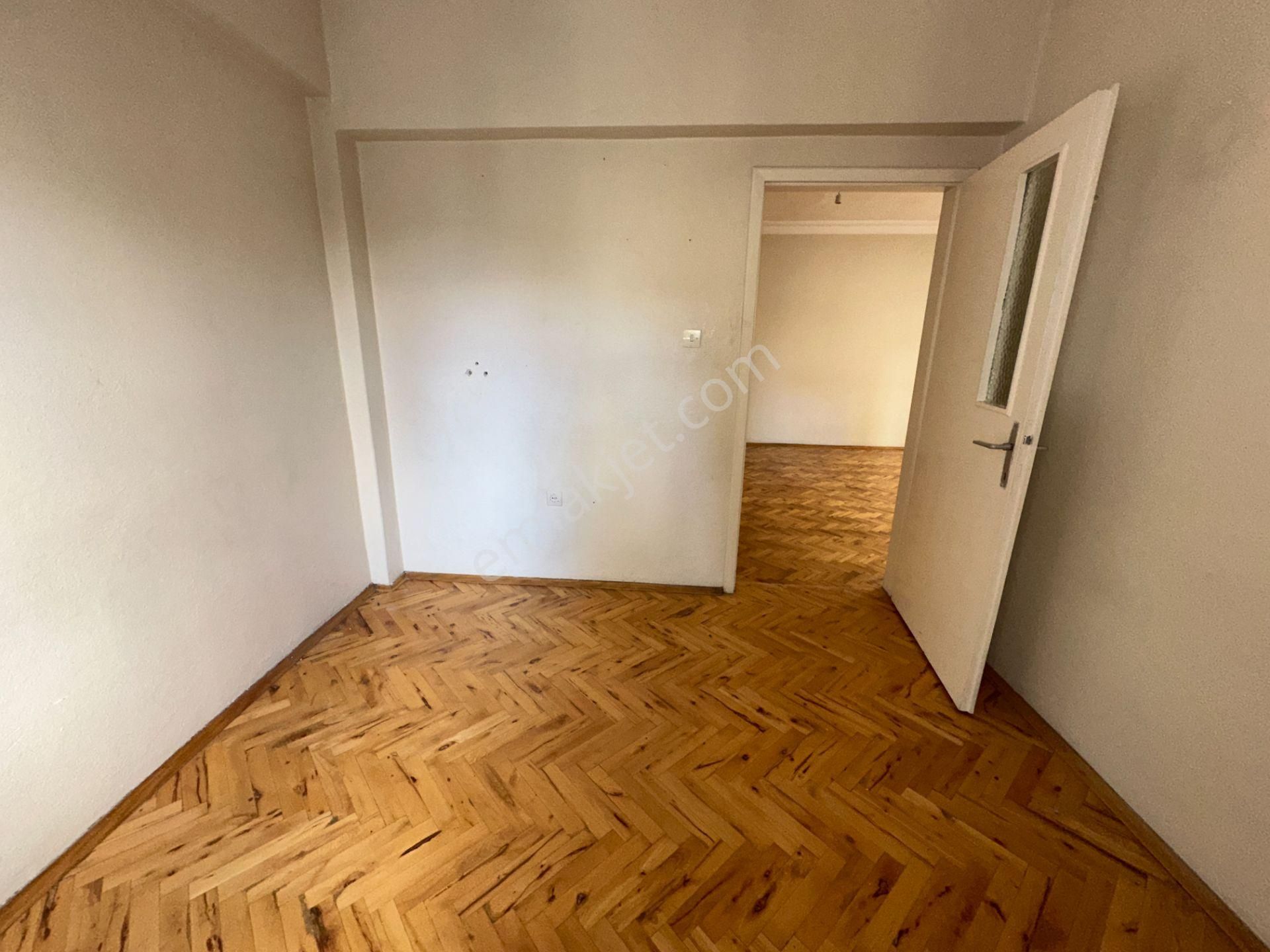 Turyap'tan Köşk Mah Dutluk Yakını 1.kat 3+1 120m2 Caddelere Ve Dutluk Metro Yakını Merkezi Lokasyon - Görsel 22