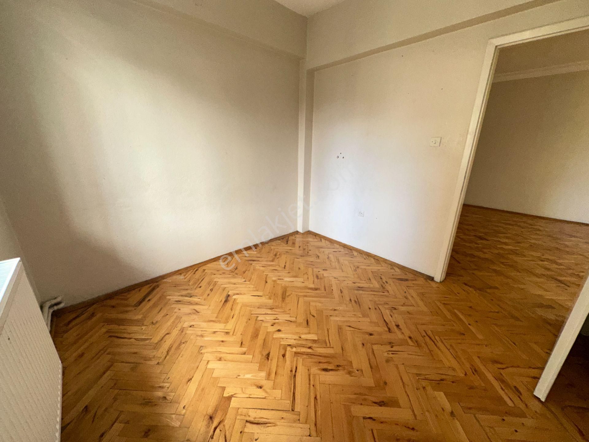 Turyap'tan Köşk Mah Dutluk Yakını 1.kat 3+1 120m2 Caddelere Ve Dutluk Metro Yakını Merkezi Lokasyon - Görsel 21