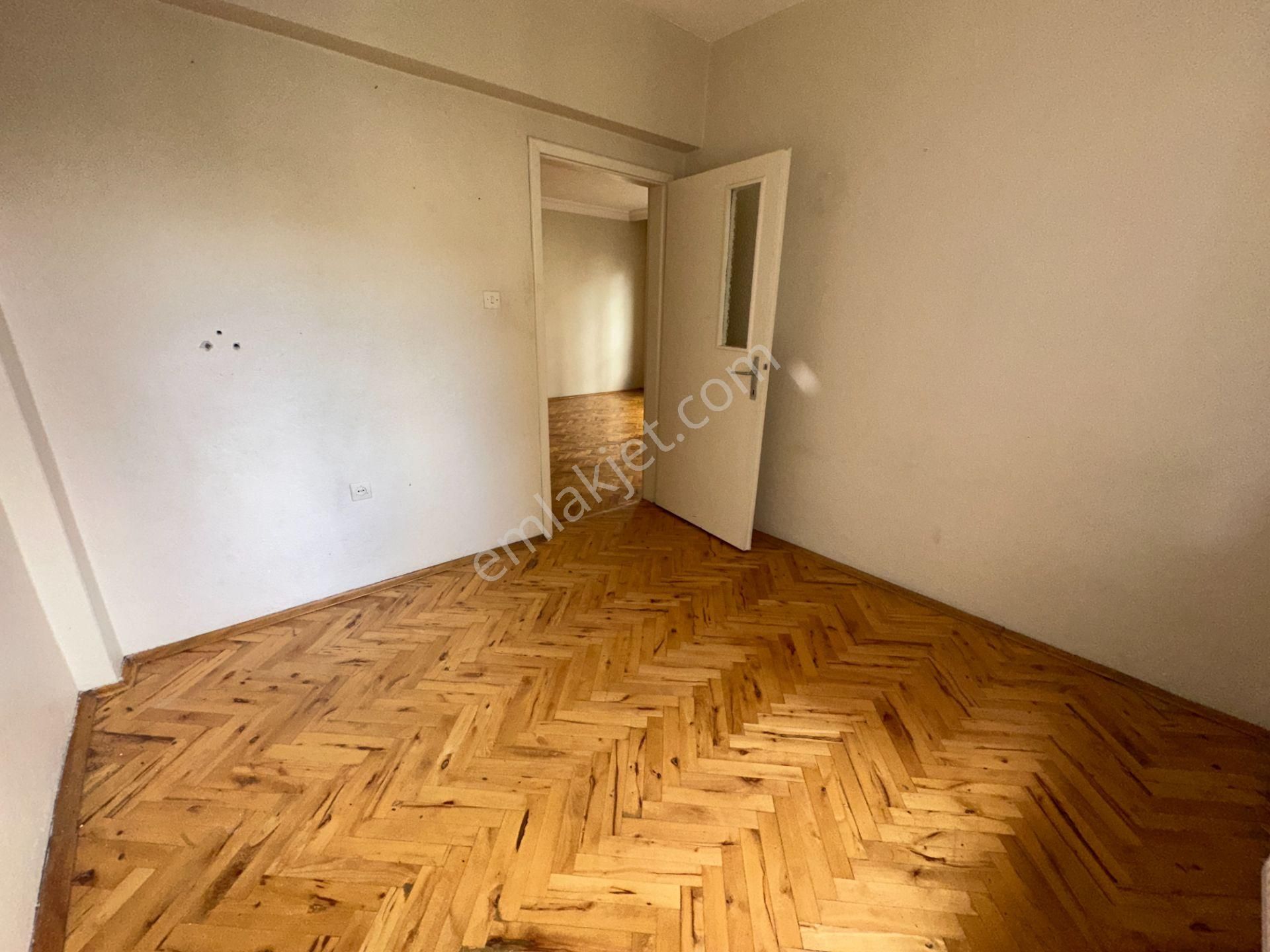 Turyap'tan Köşk Mah Dutluk Yakını 1.kat 3+1 120m2 Caddelere Ve Dutluk Metro Yakını Merkezi Lokasyon - Görsel 23