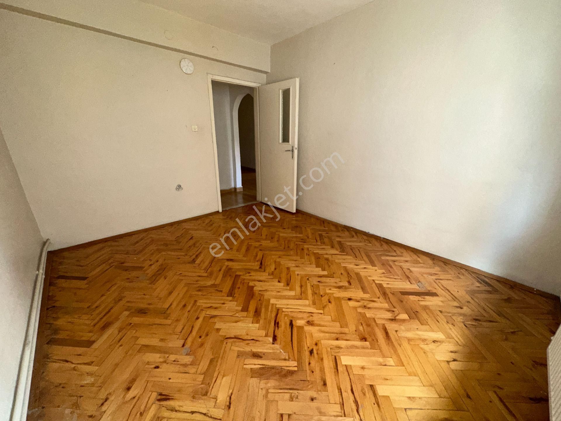 Turyap'tan Köşk Mah Dutluk Yakını 1.kat 3+1 120m2 Caddelere Ve Dutluk Metro Yakını Merkezi Lokasyon - Görsel 16