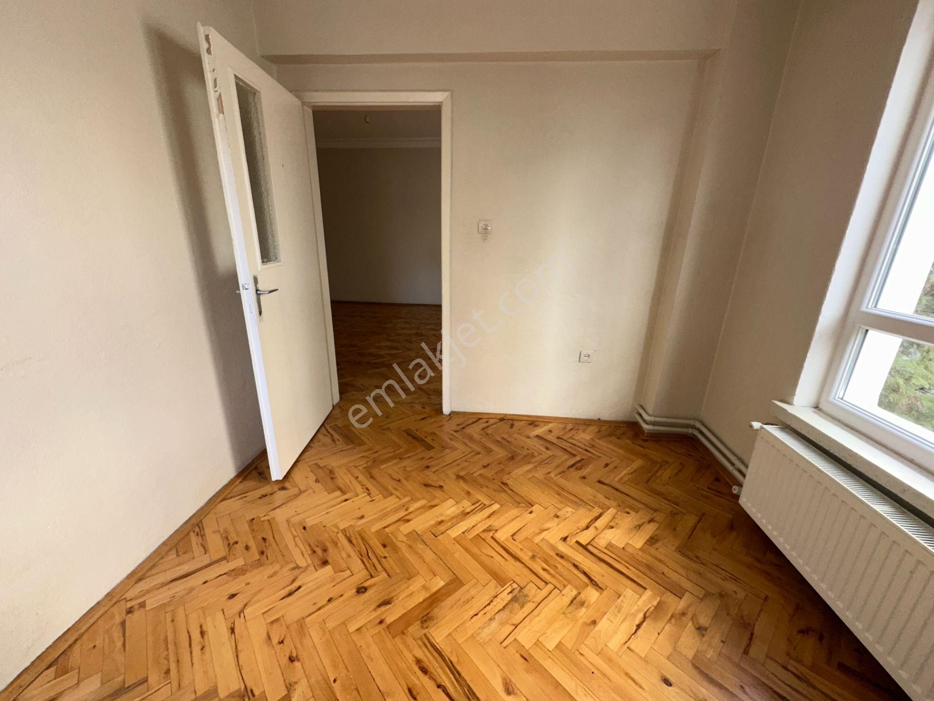 Turyap'tan Köşk Mah Dutluk Yakını 1.kat 3+1 120m2 Caddelere Ve Dutluk Metro Yakını Merkezi Lokasyon - Görsel 29