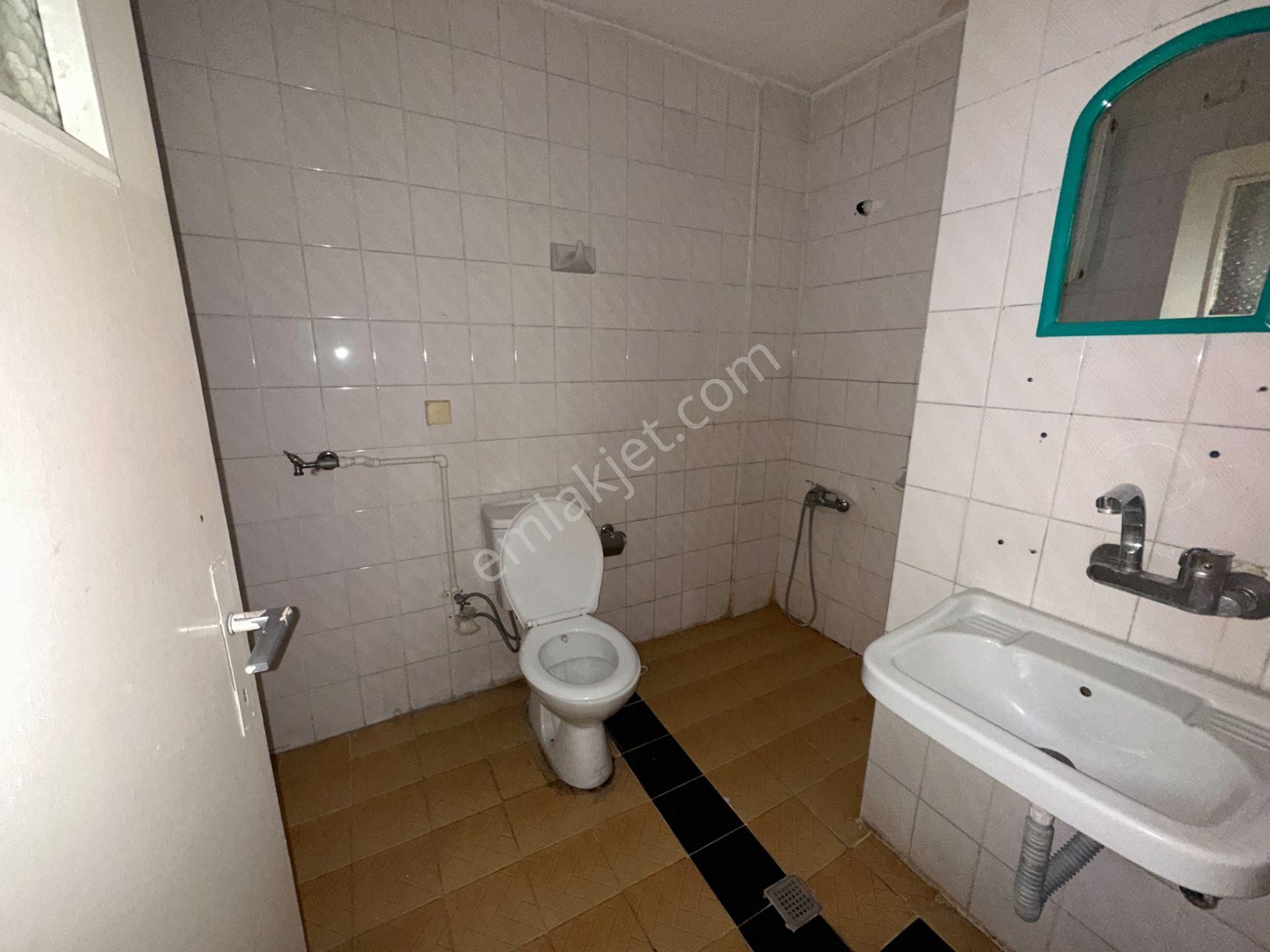 Turyap'tan Köşk Mah Dutluk Yakını 1.kat 3+1 120m2 Caddelere Ve Dutluk Metro Yakını Merkezi Lokasyon - Görsel 32