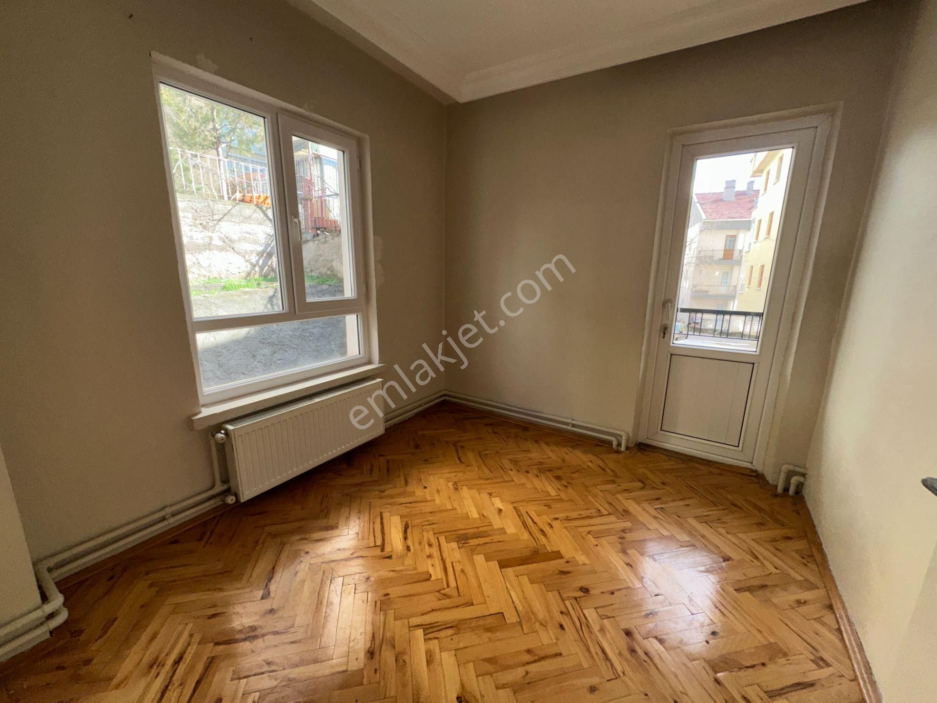 Turyap'tan Köşk Mah Dutluk Yakını 1.kat 3+1 120m2 Caddelere Ve Dutluk Metro Yakını Merkezi Lokasyon - Görsel 25