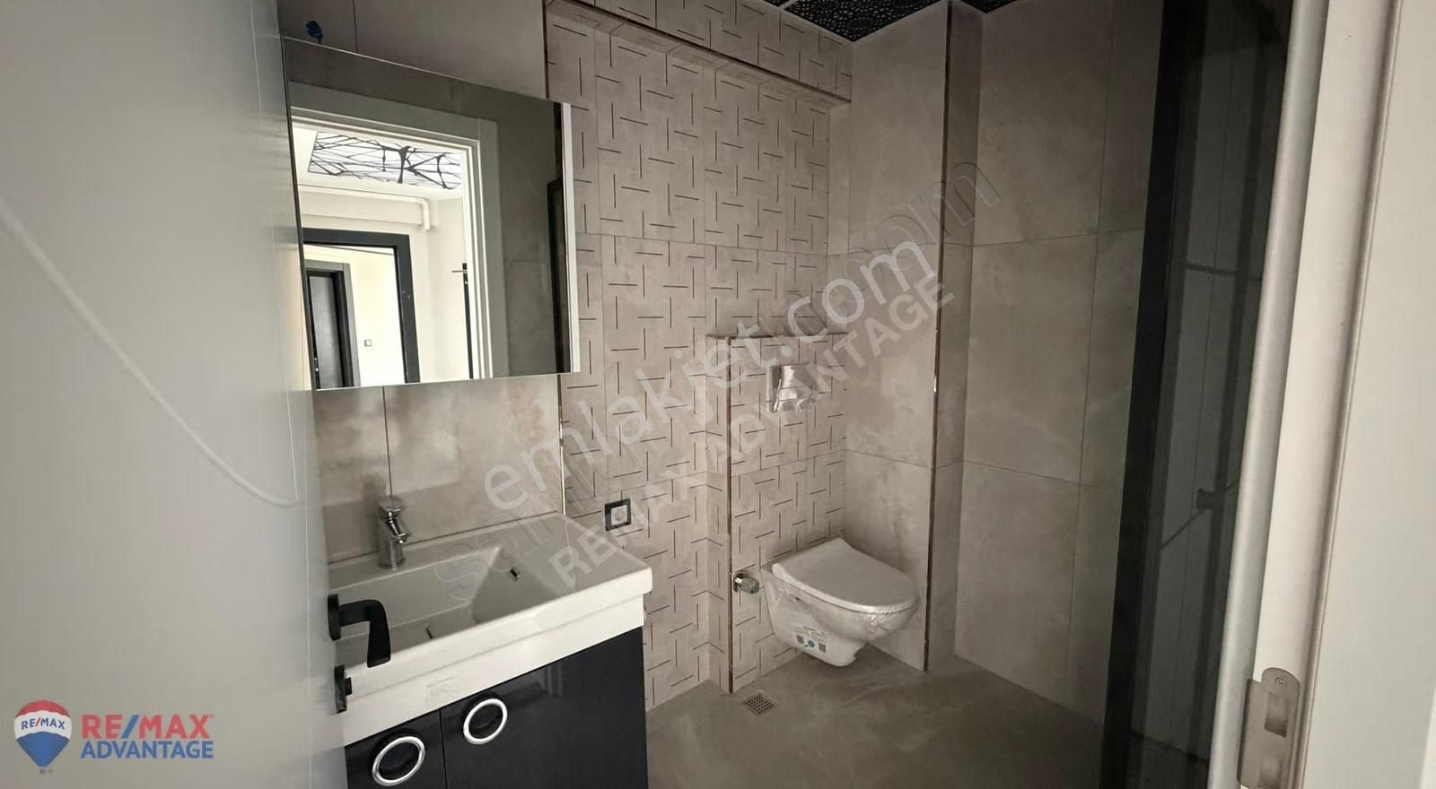 Remax Advantage'dan Sıfır Lüks Klımalı Arakat 1+1 Kiralık Daıre - Görsel 4