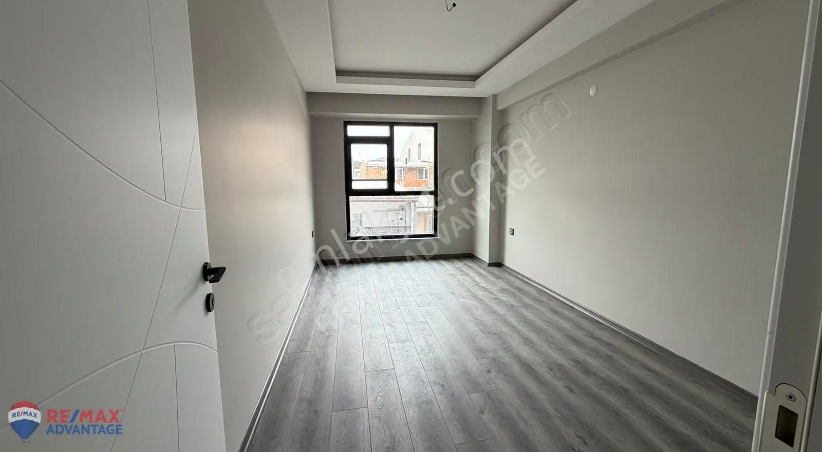 Remax Advantage'dan Sıfır Lüks Klımalı Arakat 1+1 Kiralık Daıre - Görsel 3