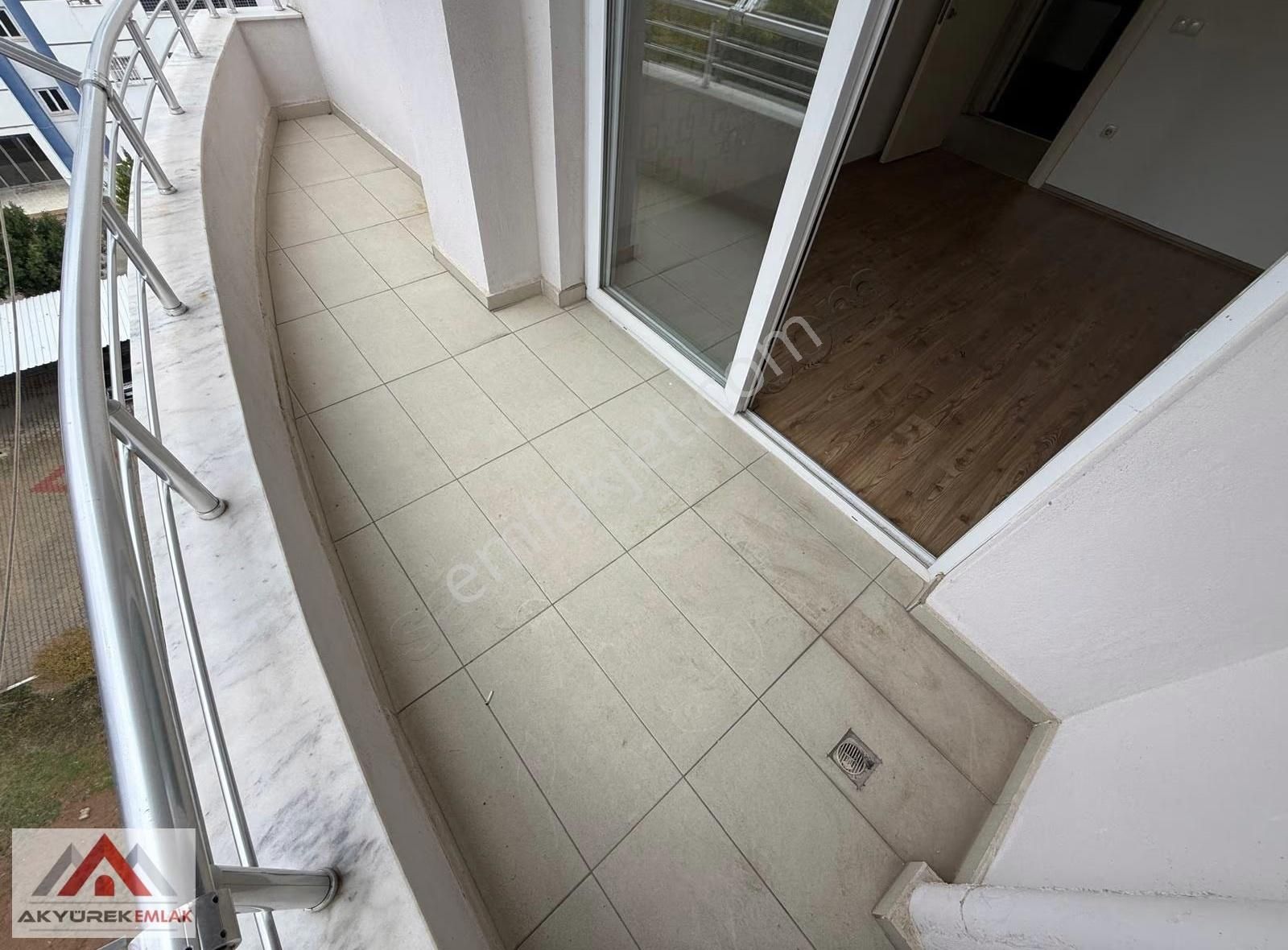 Akyürek'ten Soli Cıvarı Aranan Daire. Geniş Odalar Kapalı Mutfak - Görsel 26