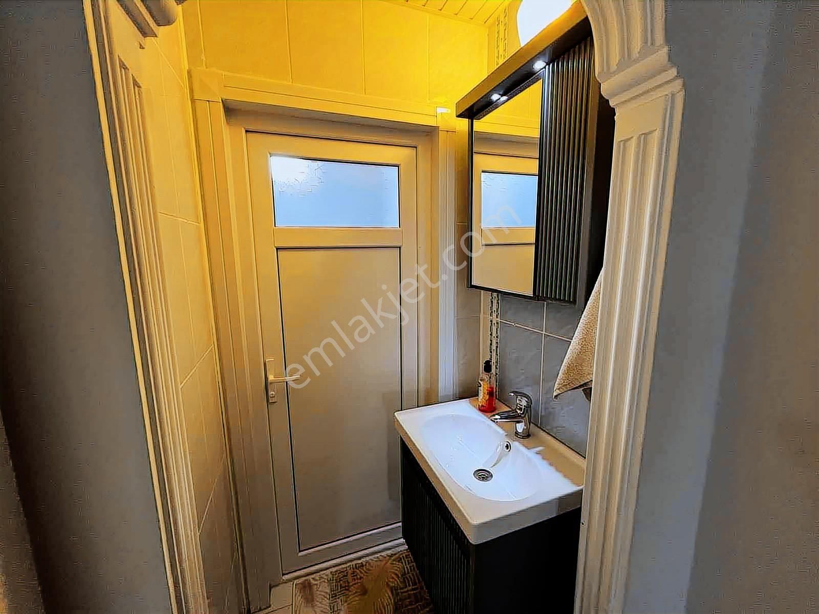 Ahatlı'da 110 M2 2+1 Doğal Gazlı Cam Balkonlu Satılık Daire - Görsel 6