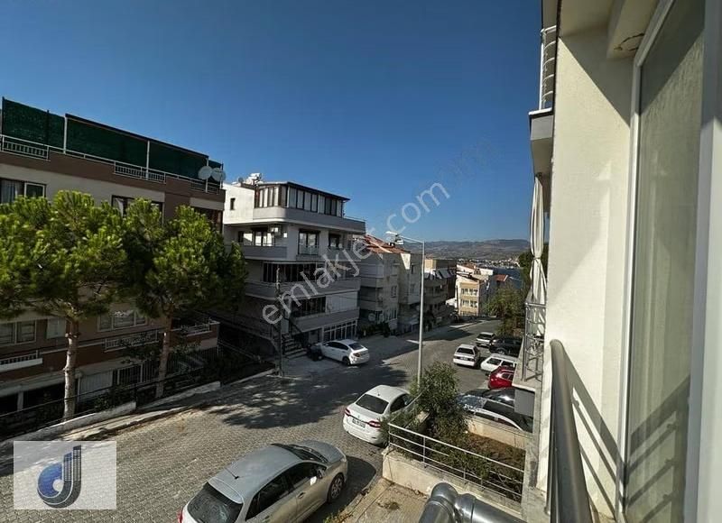 Dikili ' De Denize 50 Metre Mesafede Olan Satılık Daire - Görsel 12