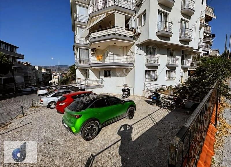 Dikili ' De Denize 50 Metre Mesafede Olan Satılık Daire - Görsel 11