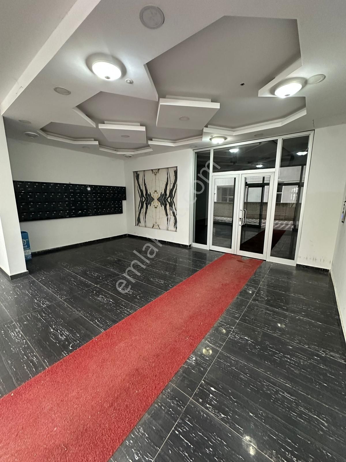 Polat Live Emlaktan Kaçırılmayacak Geniş M² 3,5+1 Satılık Daire - Görsel 2