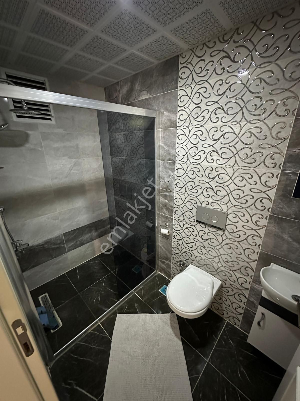 Polat Live Emlaktan Kaçırılmayacak Geniş M² 3,5+1 Satılık Daire - Görsel 3