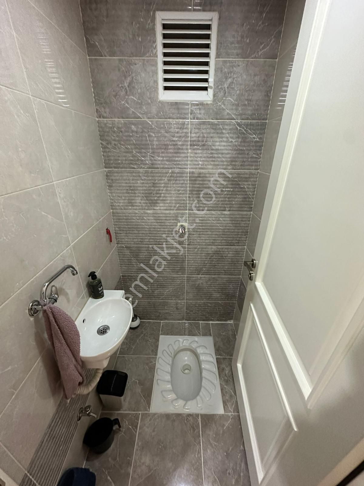 Polat Live Emlaktan Kaçırılmayacak Geniş M² 3,5+1 Satılık Daire - Görsel 21