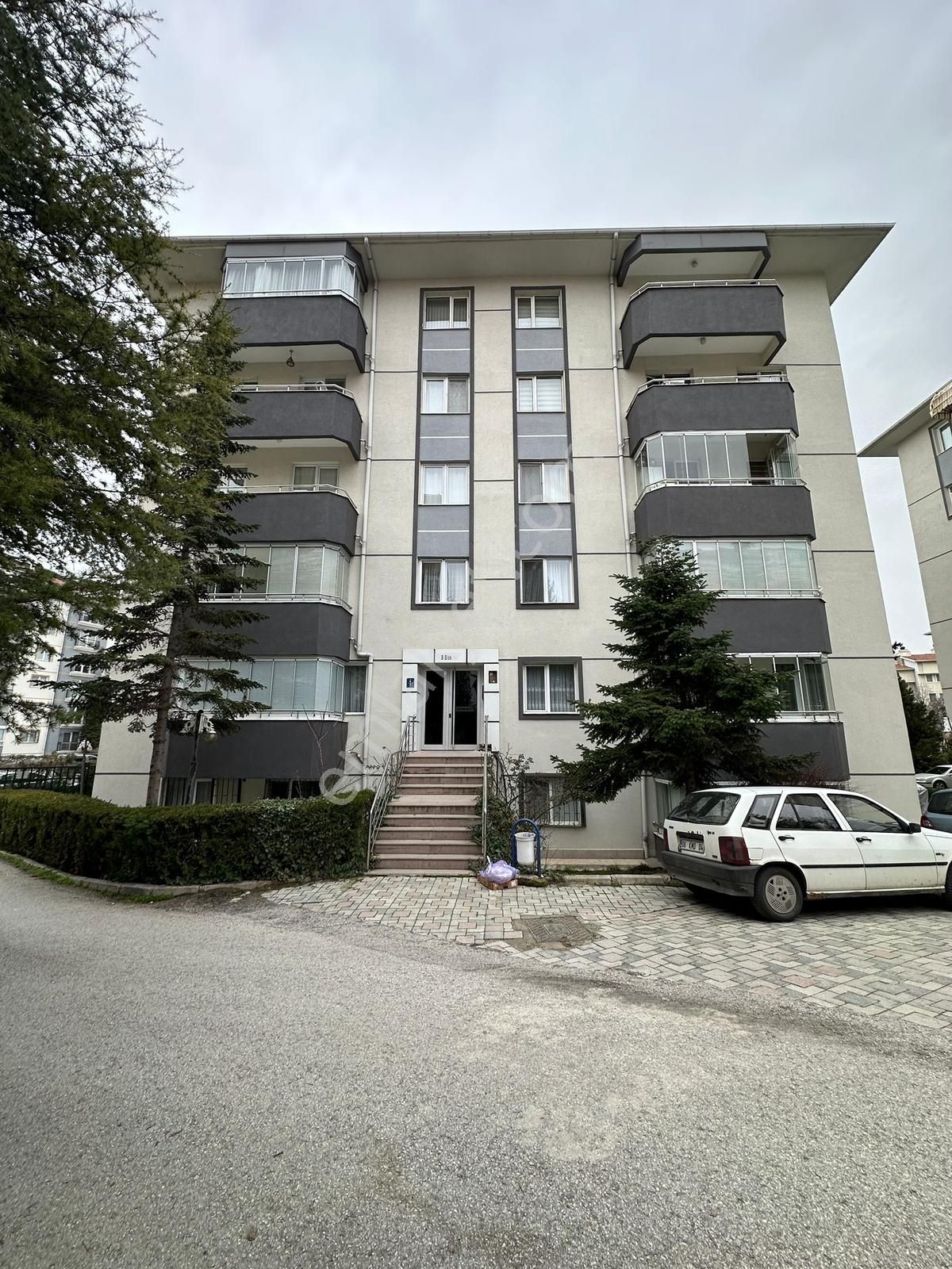 Polat Livedan Özakın Sitesinde Yapılı Bahçe Katı 3+1 Daire - Görsel 11