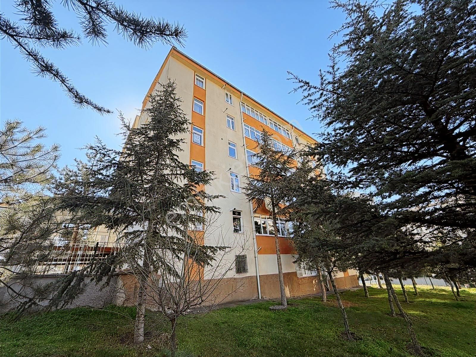 Rıza Acar'dan Kent Koop Mah. Harbiş 28 Sit. Ara Kat 2+1 Kiralık