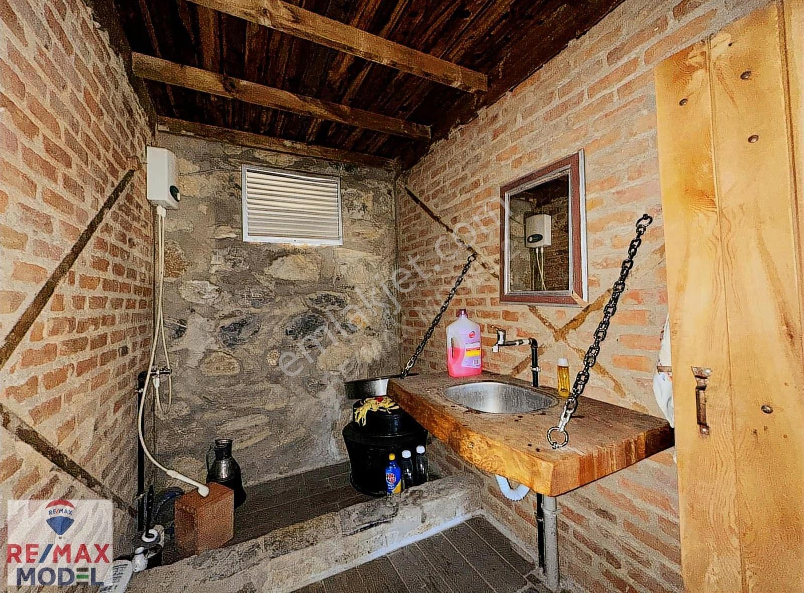 İçinde Taş Evi Olan Elektriği Suyu Yolu Bulunan Satılık Arsa - Görsel 19