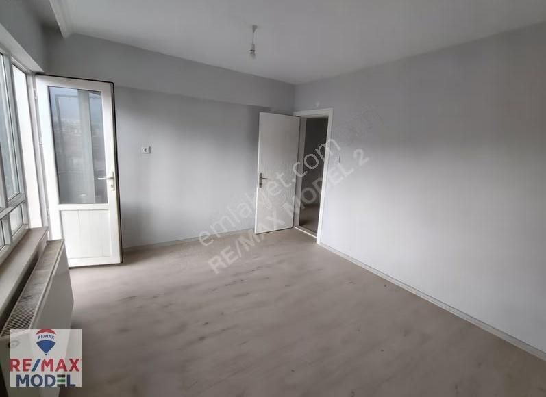 Remax Model Den Mehmet Akif Ersoy Mahallesinde 2+1 Satılık Daire - Görsel 4