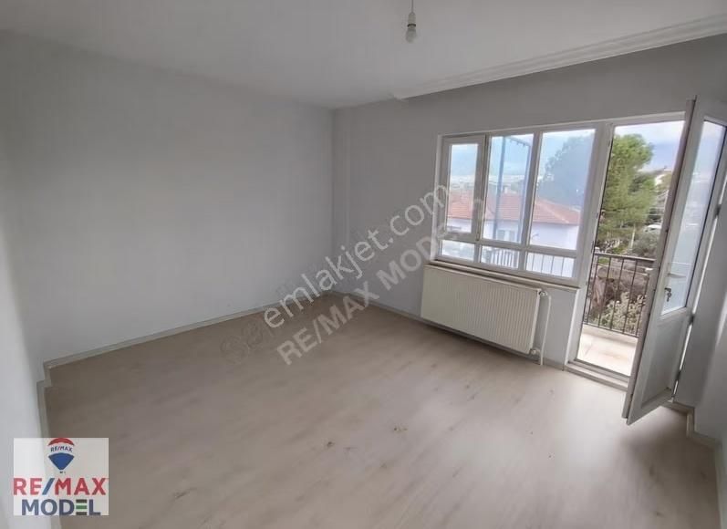 Remax Model Den Mehmet Akif Ersoy Mahallesinde 2+1 Satılık Daire - Görsel 6