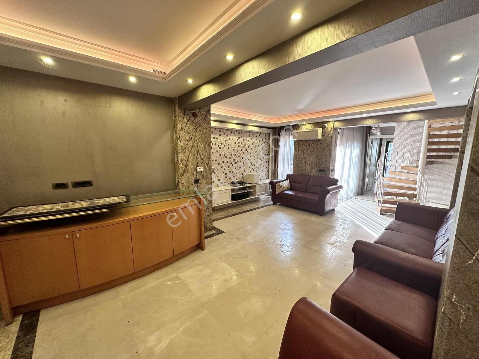 Kadırga 3katlı Müstakil Binada Bahçeli Dekorasyonlu Özelmülk - Görsel 24