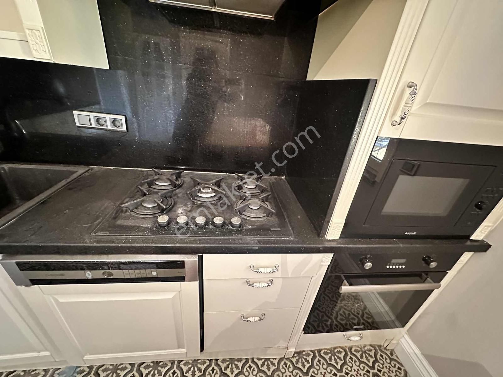 Kadırga 3katlı Müstakil Binada Bahçeli Dekorasyonlu Özelmülk - Görsel 22