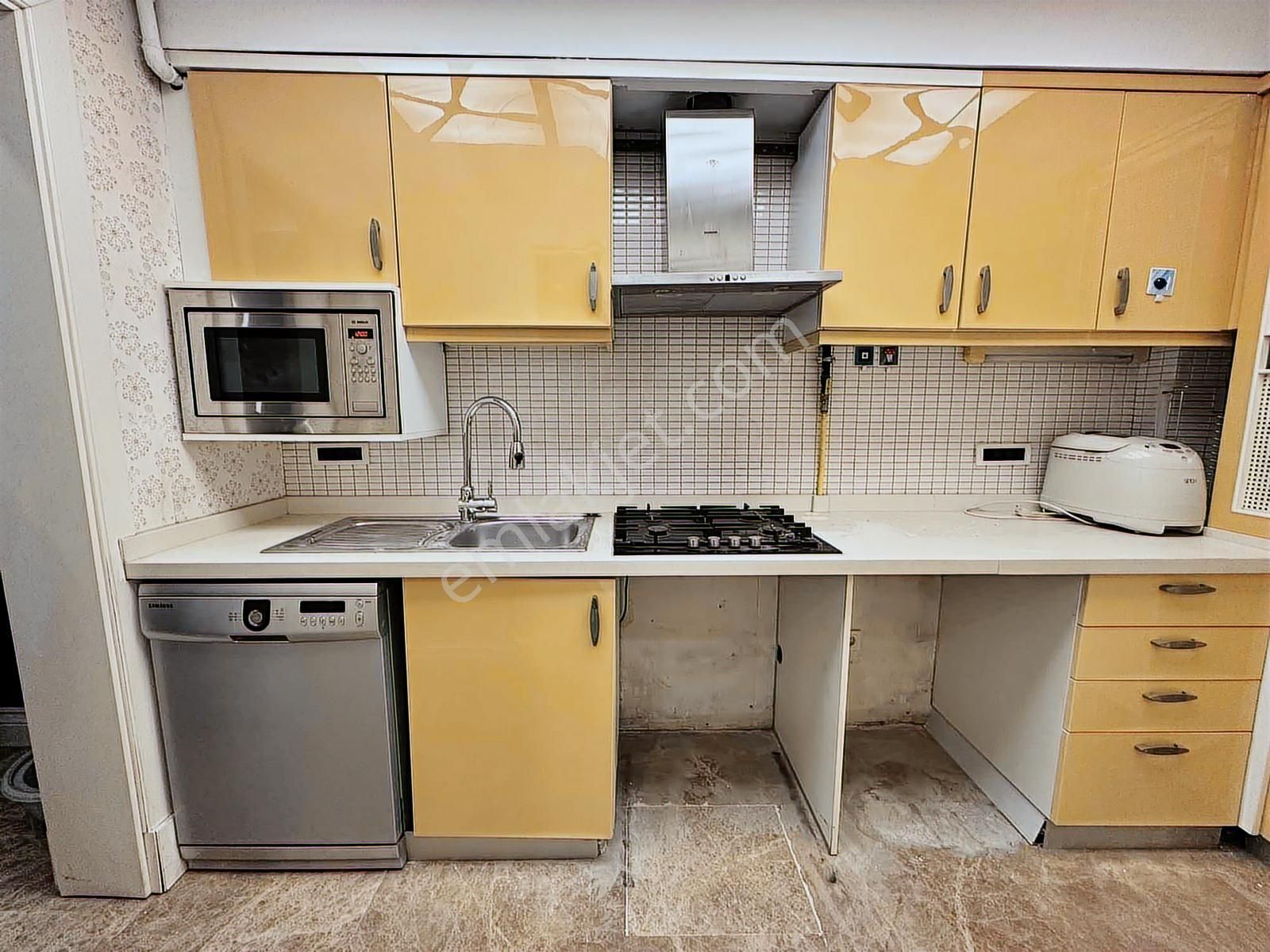 Kadırga 3katlı Müstakil Binada Bahçeli Dekorasyonlu Özelmülk - Görsel 17