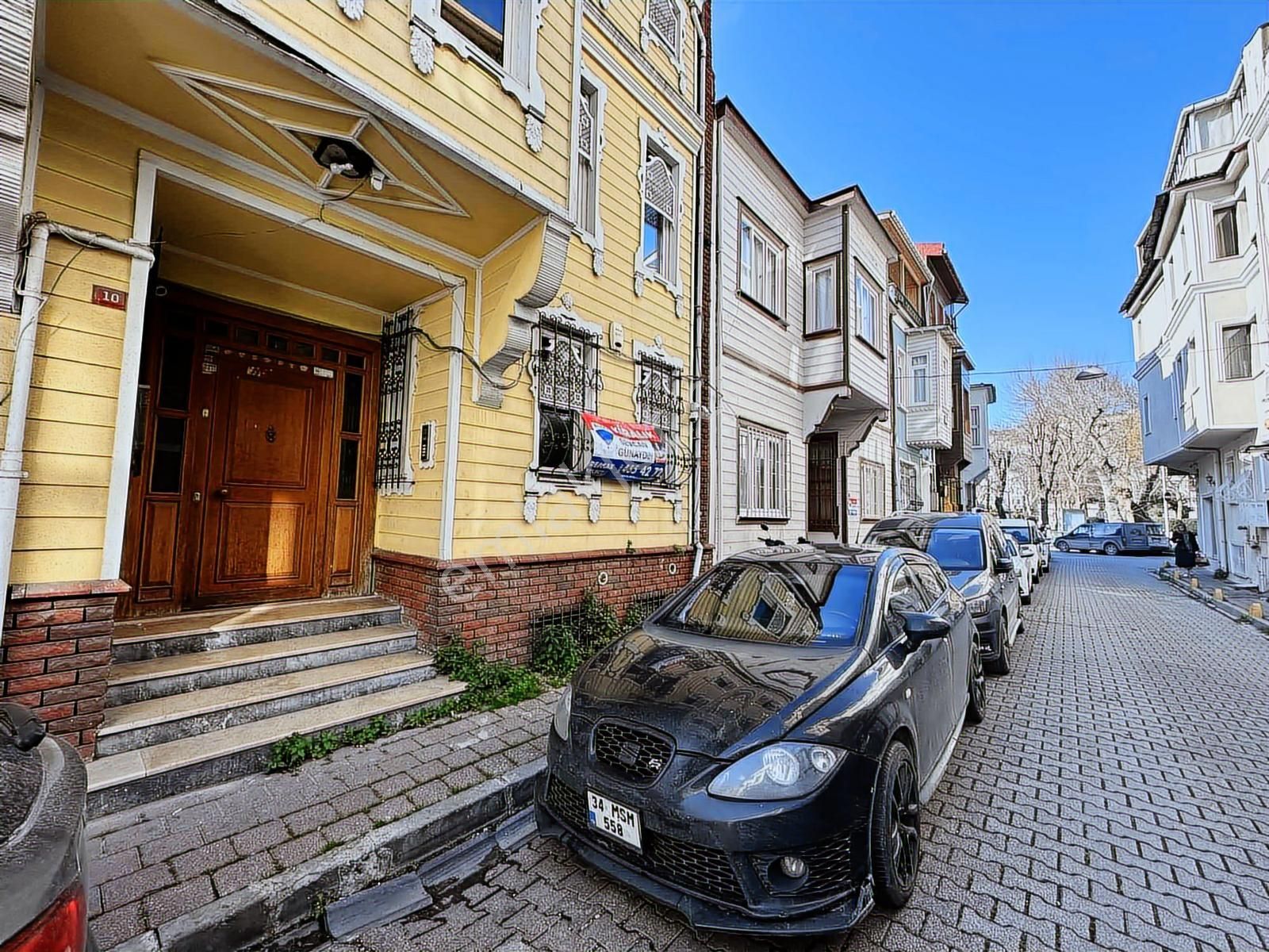 Kadırga 3katlı Müstakil Binada Bahçeli Dekorasyonlu Özelmülk