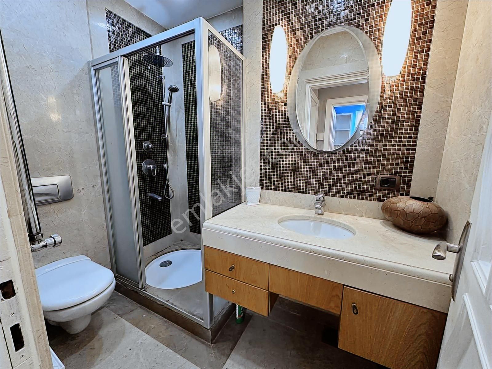 Kadırga 3katlı Müstakil Binada Bahçeli Dekorasyonlu Özelmülk - Görsel 16