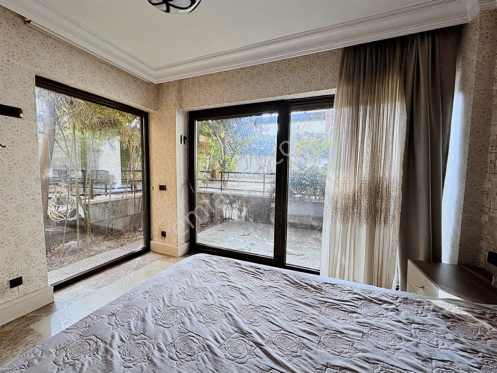 Kadırga 3katlı Müstakil Binada Bahçeli Dekorasyonlu Özelmülk - Görsel 27