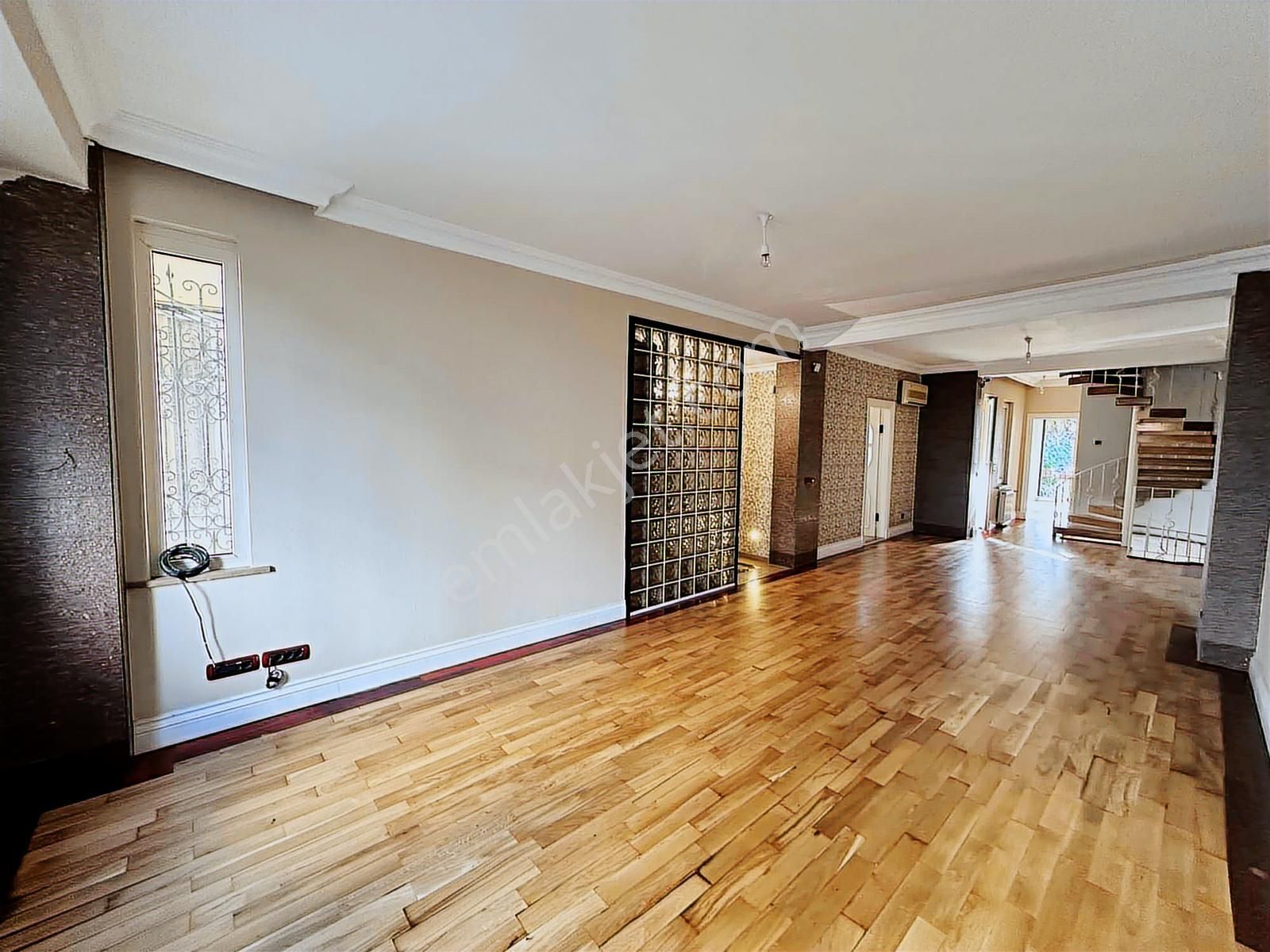 Kadırga 3katlı Müstakil Binada Bahçeli Dekorasyonlu Özelmülk - Görsel 33