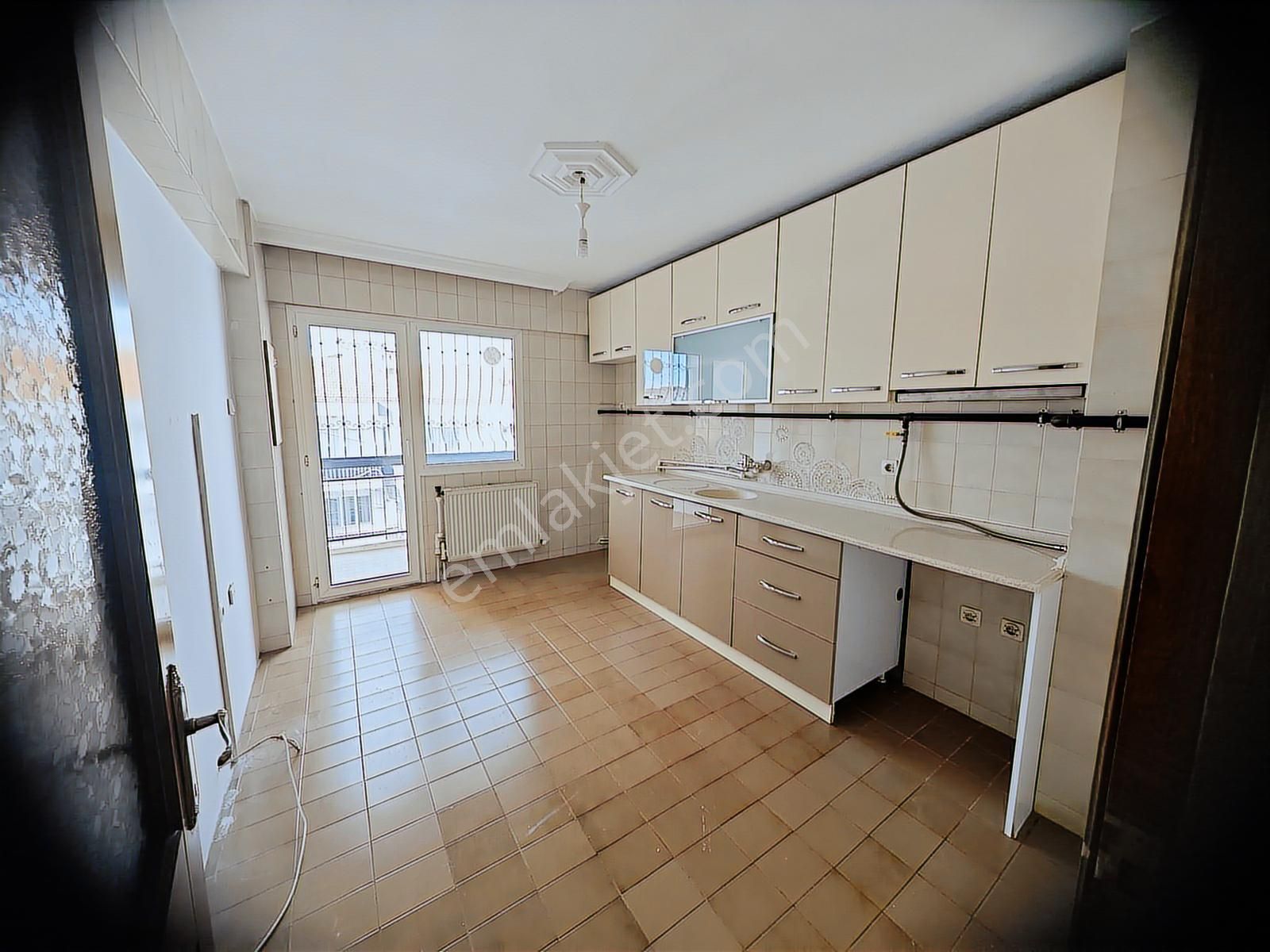 Poligon Askeriye Yakını Asansörlü Köşe Cepheli Doğalgazlı Arakat - Görsel 7