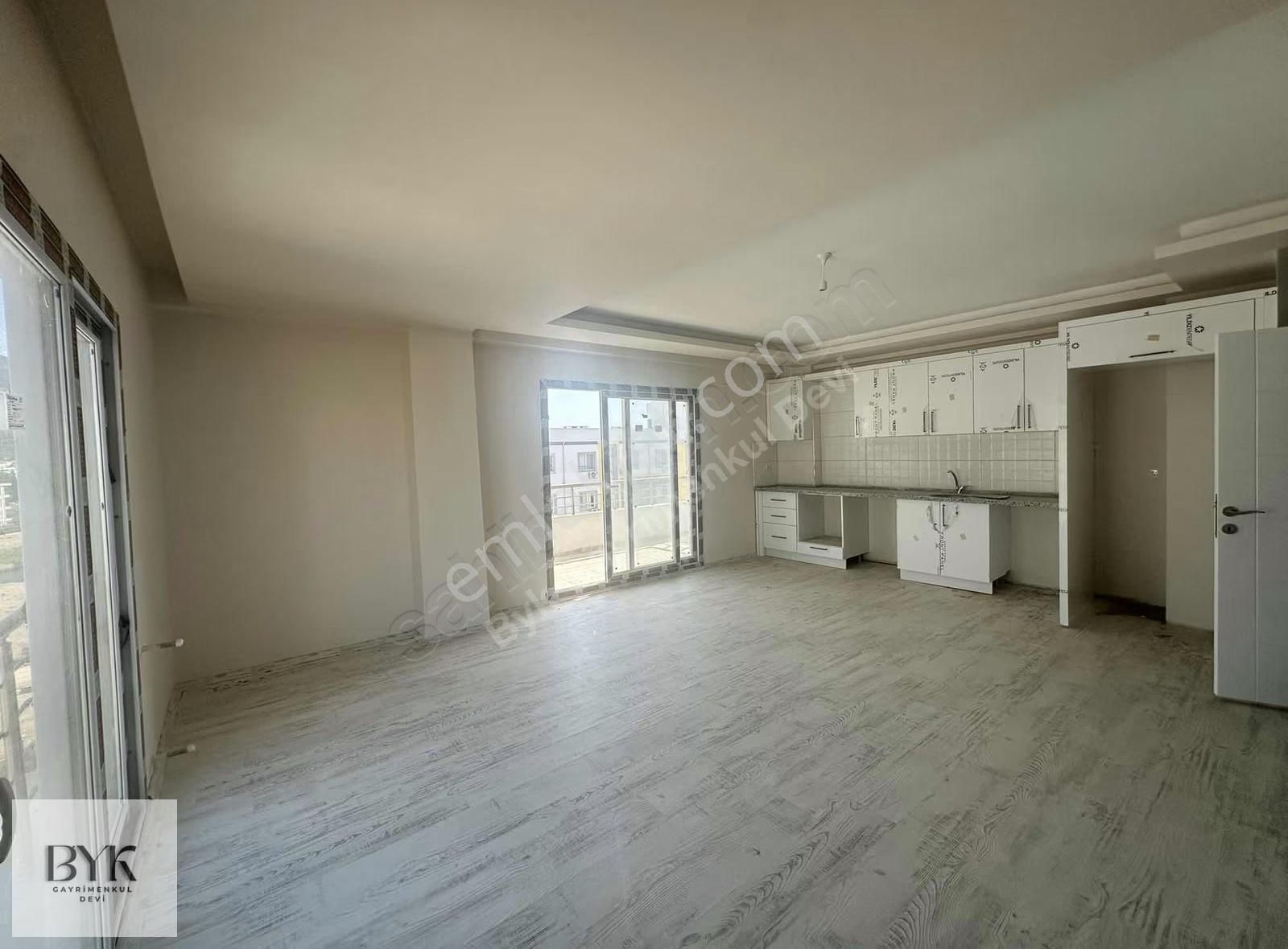 İskanlı Geniş 2+1 Deniz 600m