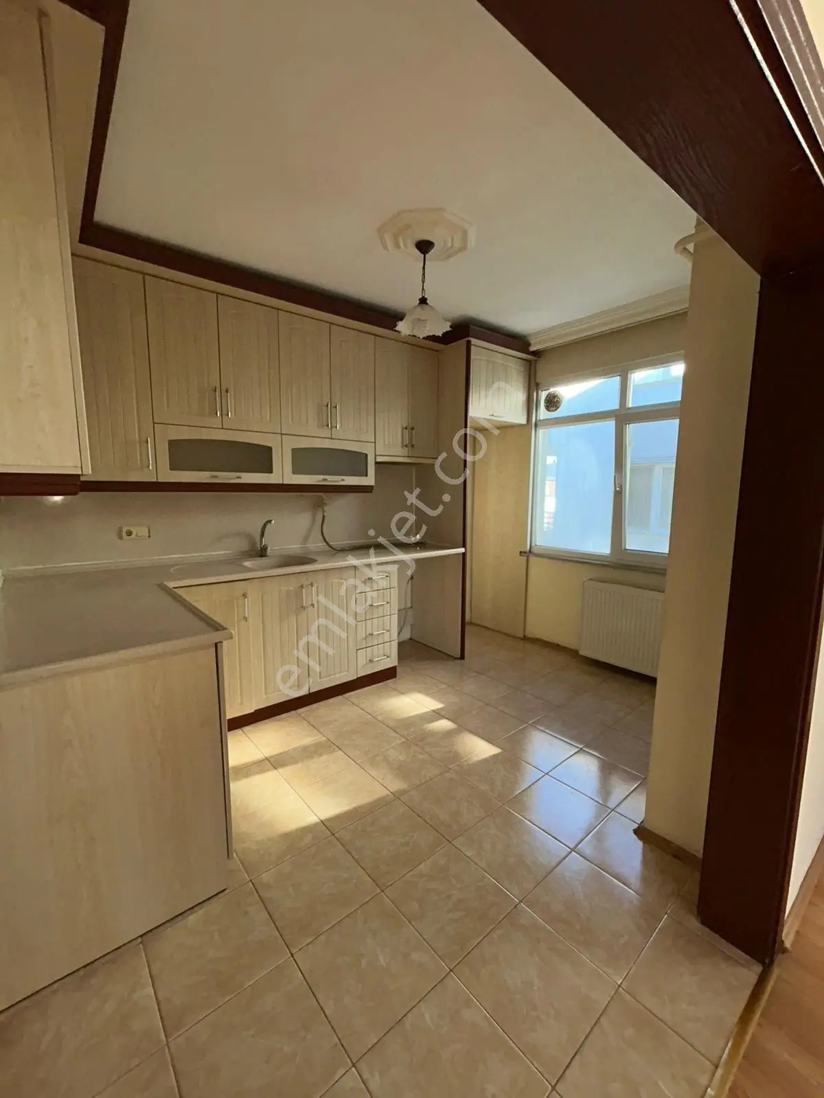 Karşıyaka'da Cadde Üzeri 145 Metrekare Kiralık 3+1 Daire - Görsel 2