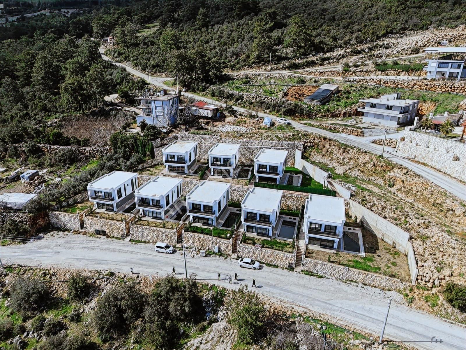 Gökhan Gökdemir'den Deniz Ve Doğa Manzaralı Satılık Villa - Görsel 2