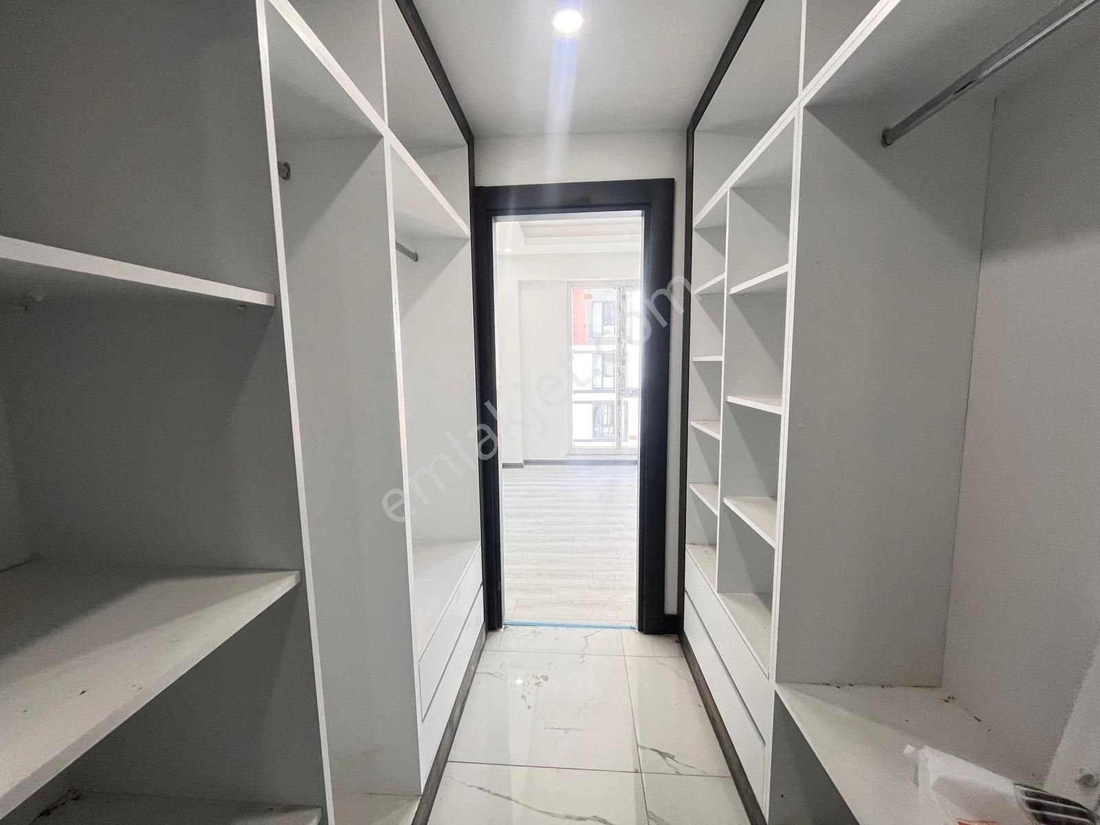 Şehrin Kalbinde Lüx Ve Konfor Bir Arada 3+1 Arakat Satılık Daire - Görsel 2