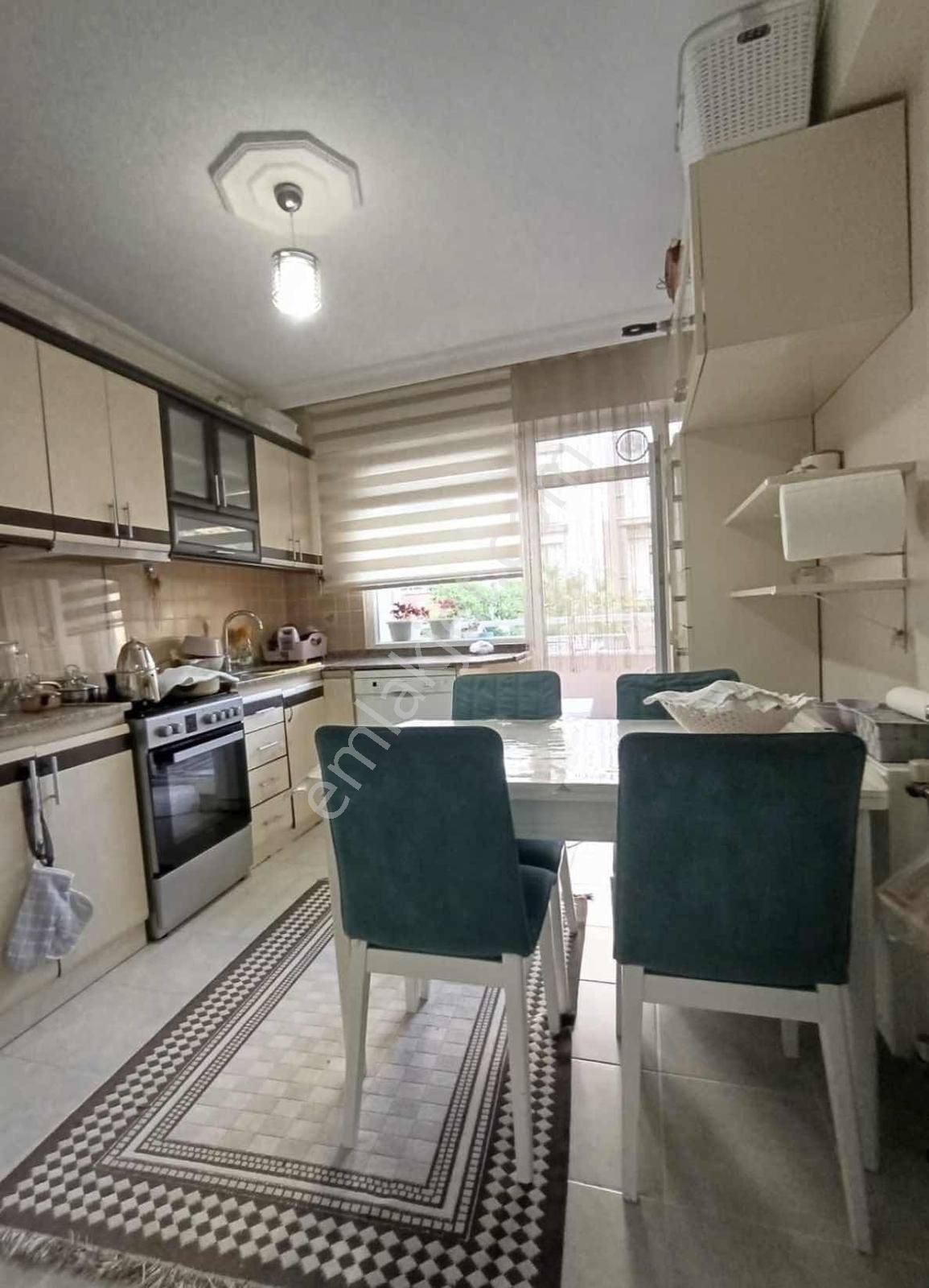 Merkezi Konumda Geniş 3+1 Satılık Daire