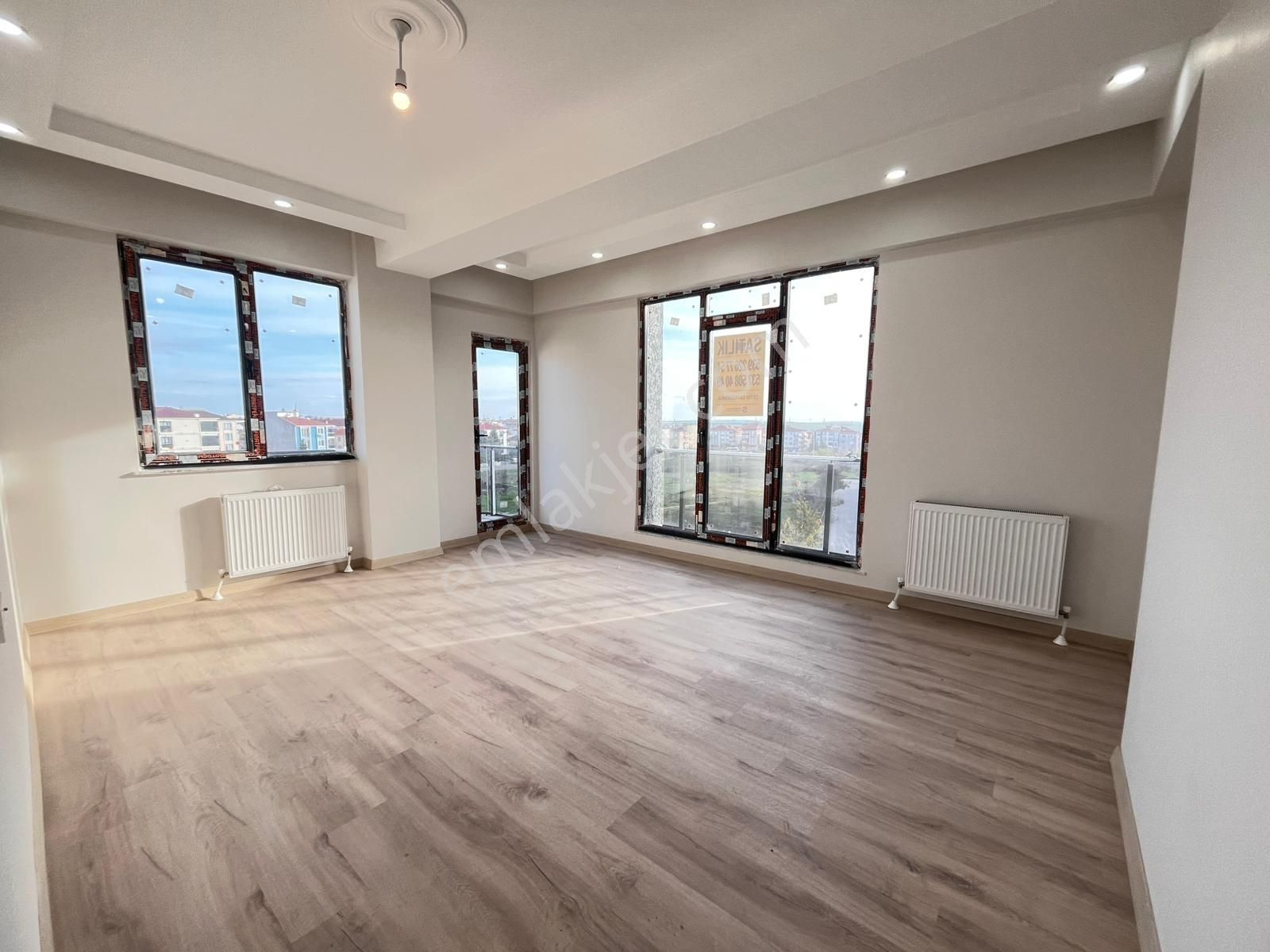 Çobançeşme'de Merkezi Konumda 2+1 Takasa Uygun Daire