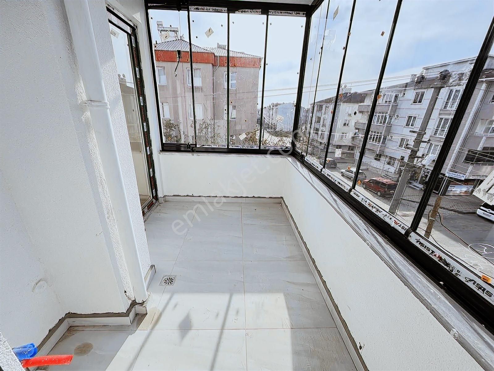 Çobançeşme'de Merkezi Konumda 1+1 Sıfır Ara Katta Satılık Daire - Görsel 2