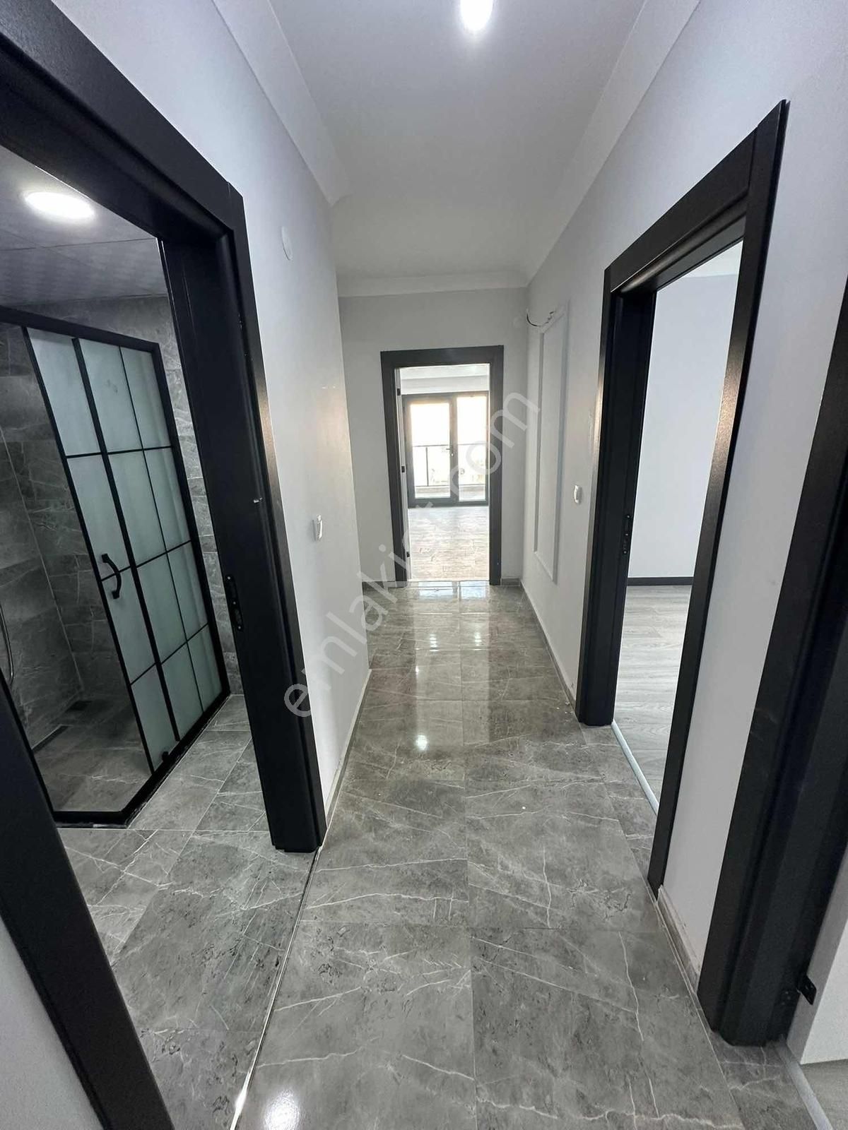 Modern Tasarımlı 3+1 Lüks Daire - Görsel 23